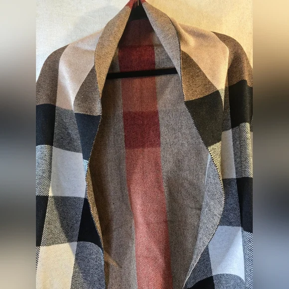 Open Front Sweater - Black, White, Tan - Picture 4 of 4